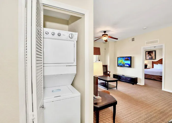 2Br Resort Suite - Fountain View Private Balcony